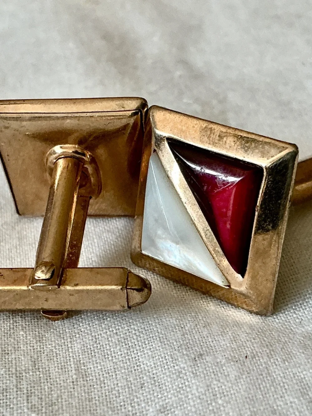 VTG Mid-Century Swank Geometric Cufflinks Red & White Inlay Gold Tone Unsigned